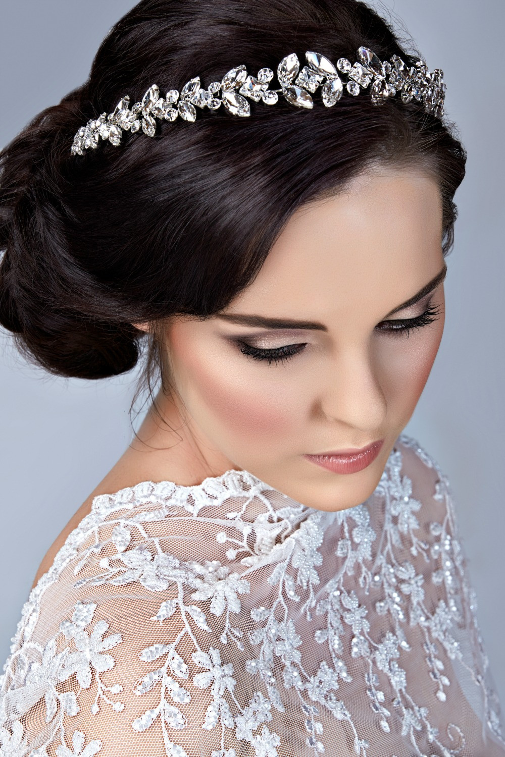 40s Wedding Hairstyles
 40 Wedding Hairstyles You ll Absolutely Want to Try