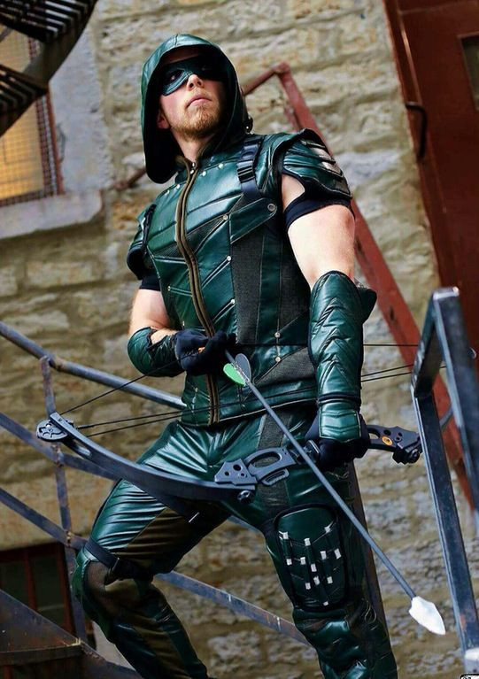Arrow Costume DIY
 Green Arrow Cosplay