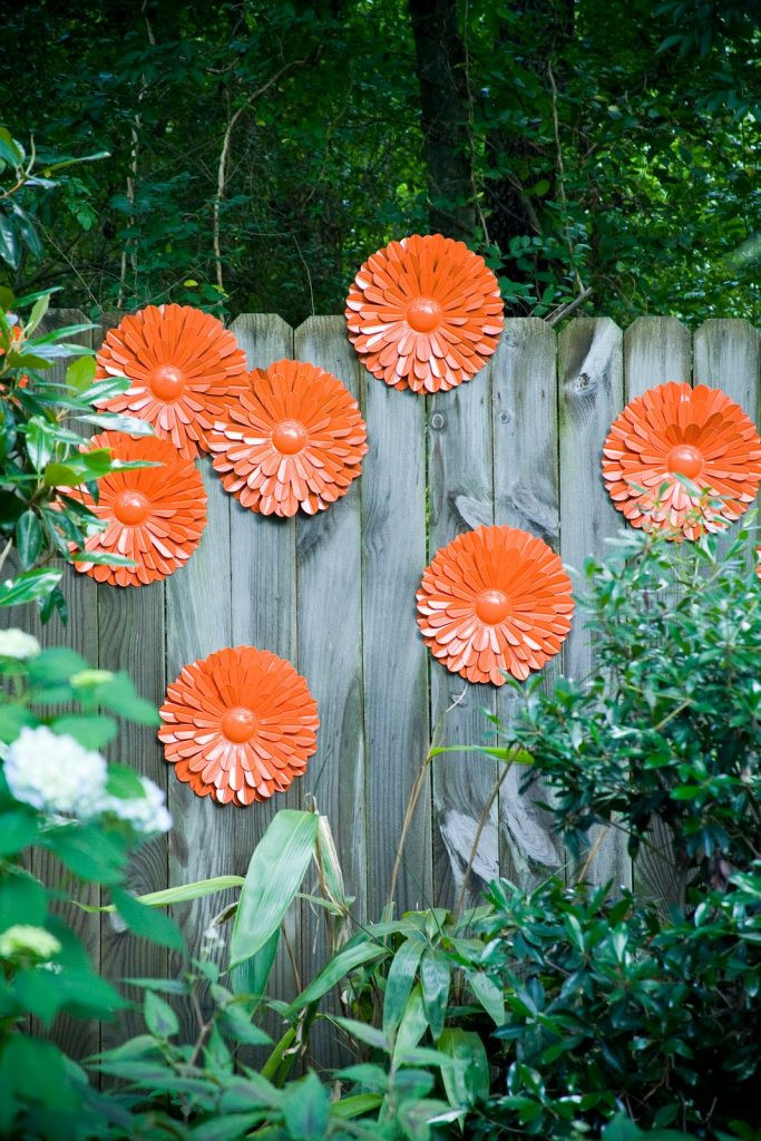 Backyard Fence Decoration Ideas
 10 DIY Fence Decoration Ideas