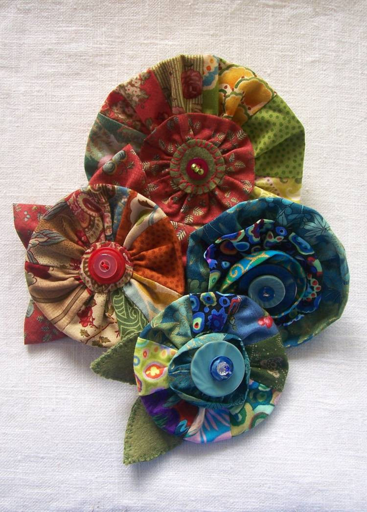 Brooches Pattern
 PDF pattern for four fabric flower brooches