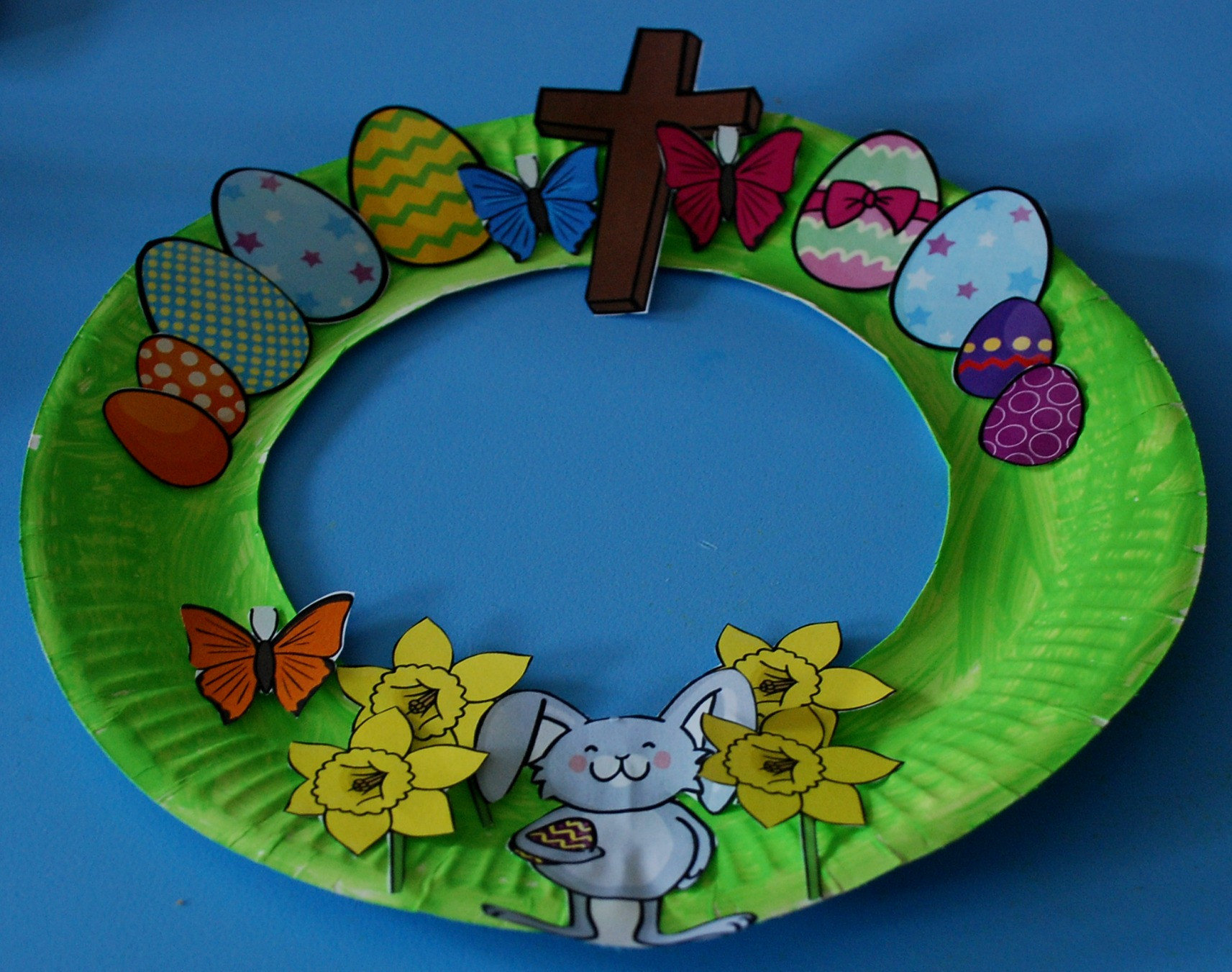 Children Easter Crafts
 Easy Easter wreath for kids to make
