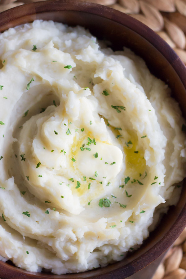 Creamy Garlic Mashed Potatoes Recipe
 Easy Creamy Crockpot Roasted Garlic Mashed Potatoes