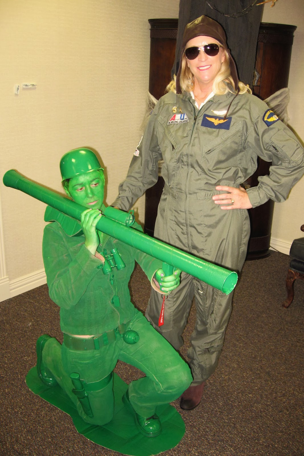 DIY Army Costume
 Wilker Do s DIY Green Army Man Halloween Costume