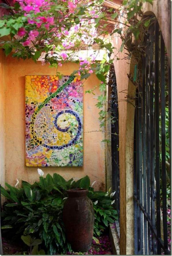 DIY Outdoor Art
 18 Brilliant DIY Mosaic Ideas For Garden
