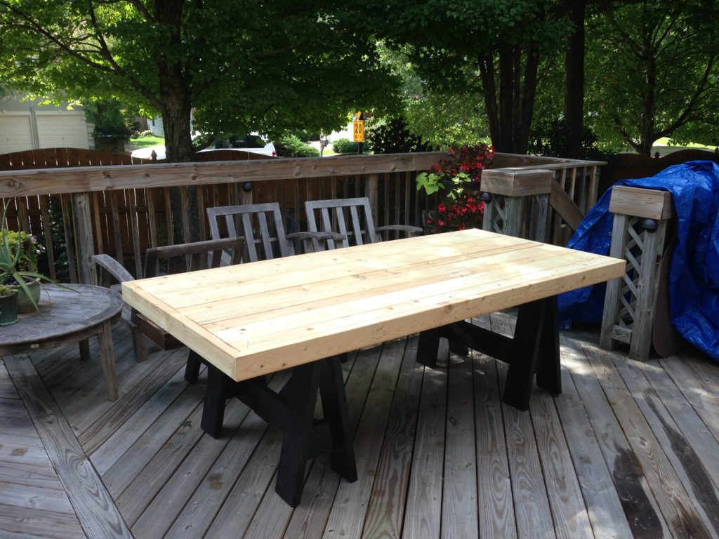 DIY Outdoor Dining Table
 Outdoor Patio Makeover and DIY Outdoor Dining Table