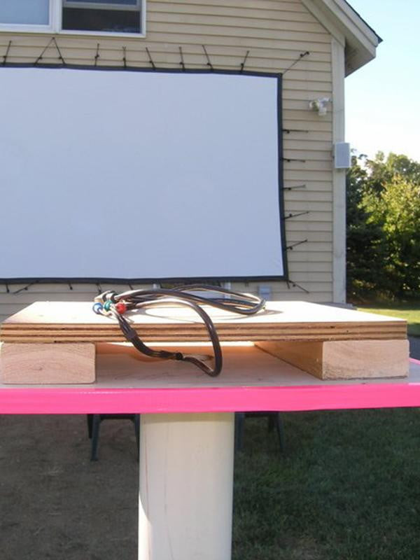 DIY Outdoor Theatre Screen
 How to set up your own outdoor home theater