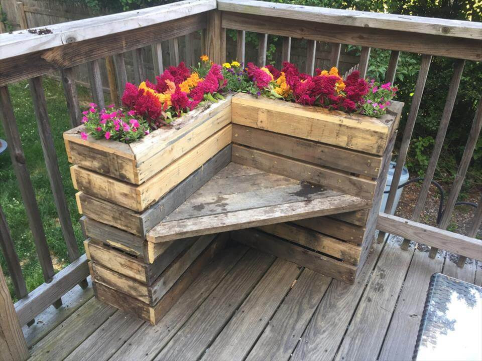DIY Wood Flower Boxes
 DIY Pallet Bench with Flower Box for Corner Pallets Pro