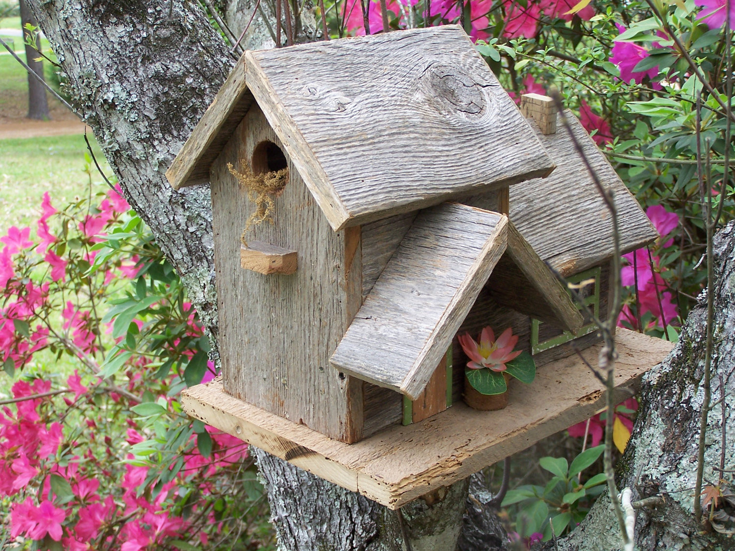 DIY Wooden Bird House
 15 Decorative and Handmade Wooden Bird Houses Style