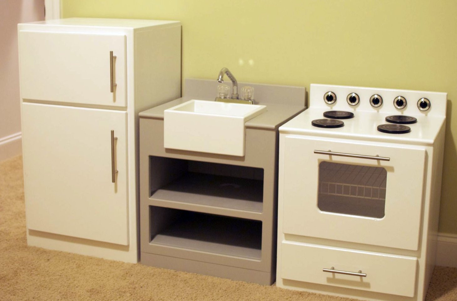 DIY Wooden Play Kitchen
 Low Country Living Play Kitchen
