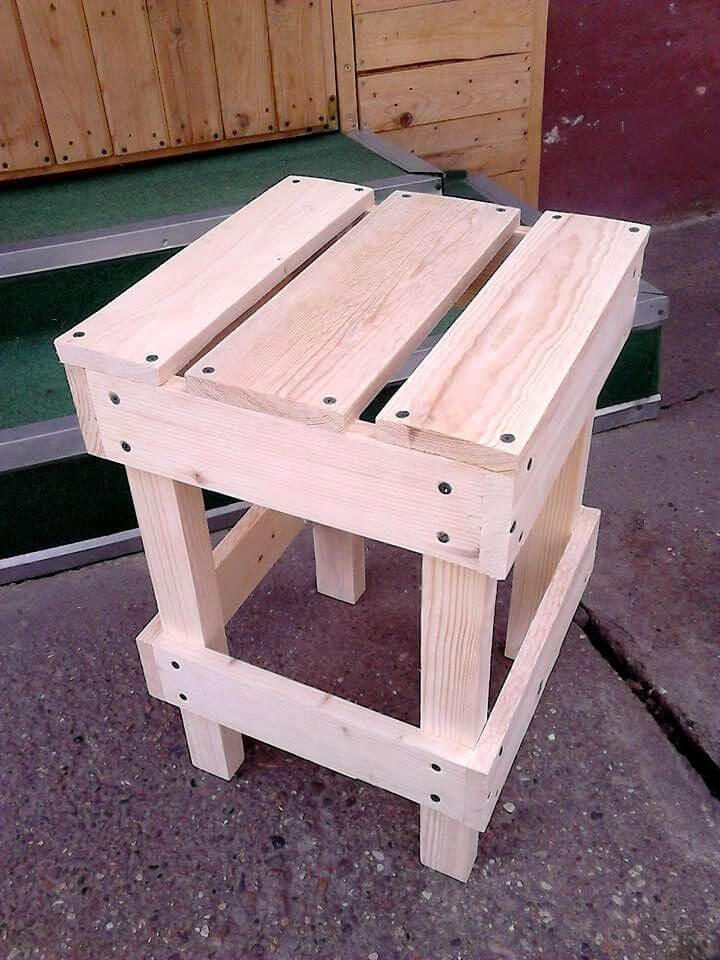 DIY Wooden Stool
 Stool Made of Pallets Wood
