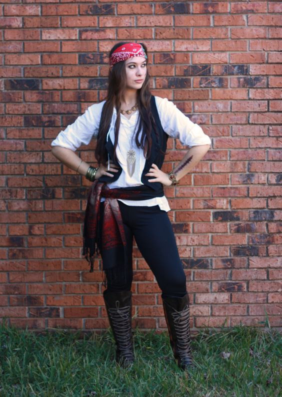 Easy DIY Pirate Costume
 25 Pirate Costumes and DIY Ideas 2017