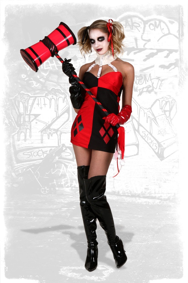Easy Harley Quinn DIY Costume
 Harley Quinn Cosplay Guide HalloweenCostumes Blog