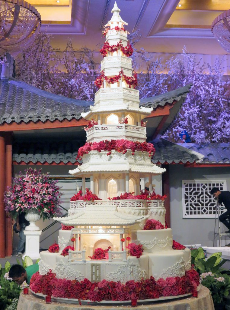Extravagant Wedding Cakes
 World s most extravagant wedding cakes for bud busting