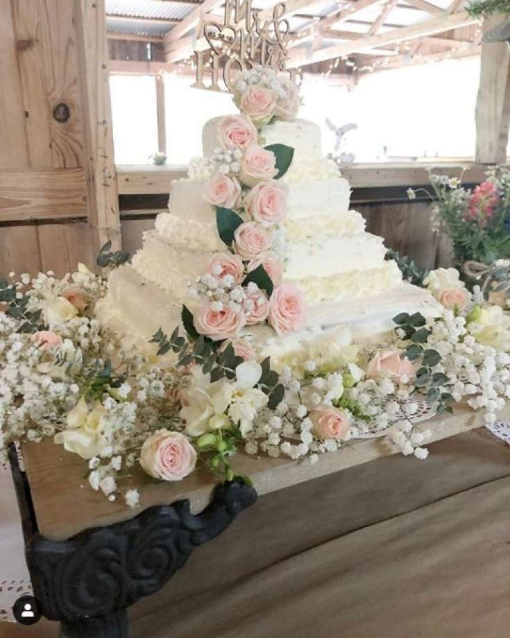 Extravagant Wedding Cakes
 San Antonio woman shares DIY hack of extravagant $50