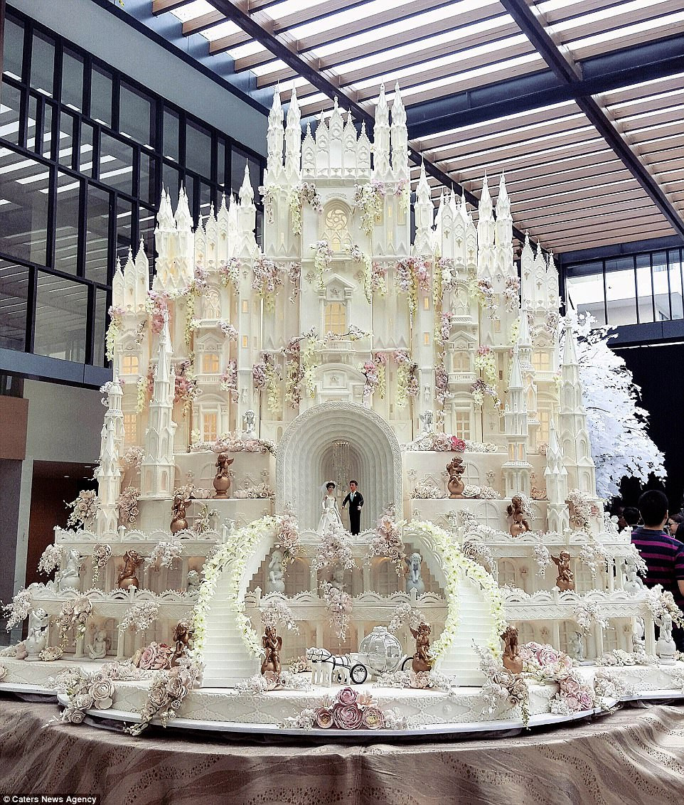 Extravagant Wedding Cakes
 Are these the most elaborate wedding cakes of all time