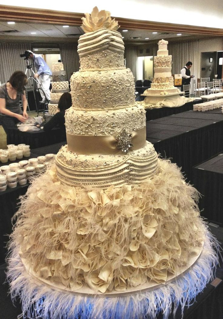 Extravagant Wedding Cakes
 Extravagant Wedding Cakes