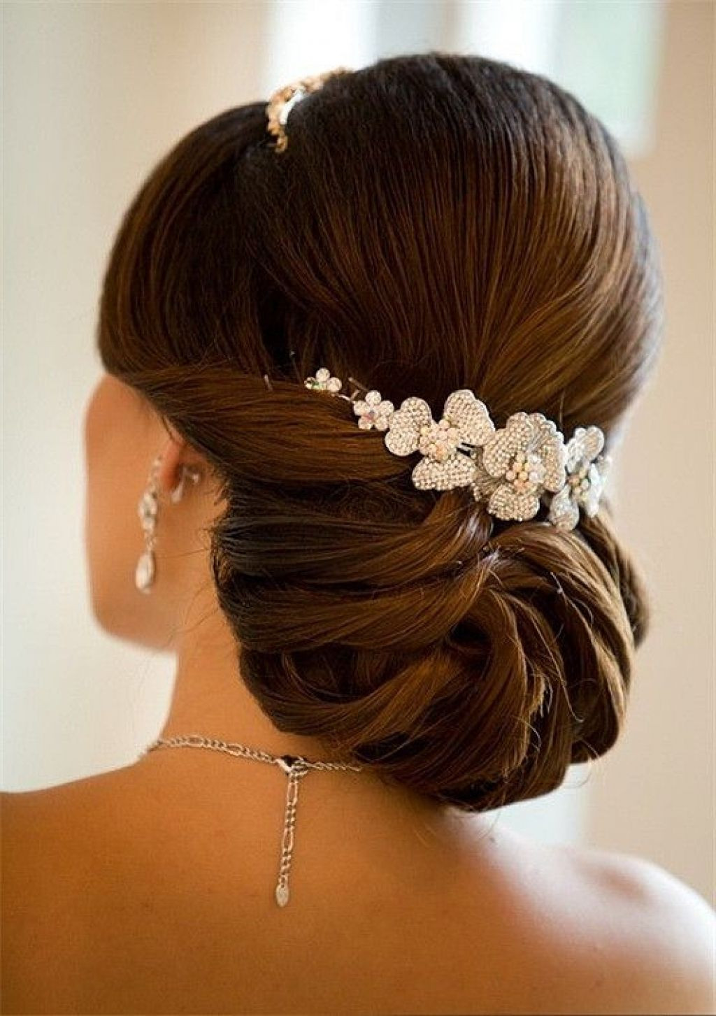 Fancy Hairstyles For Weddings
 40 chic wedding hair updos for elegant brides elegant bun