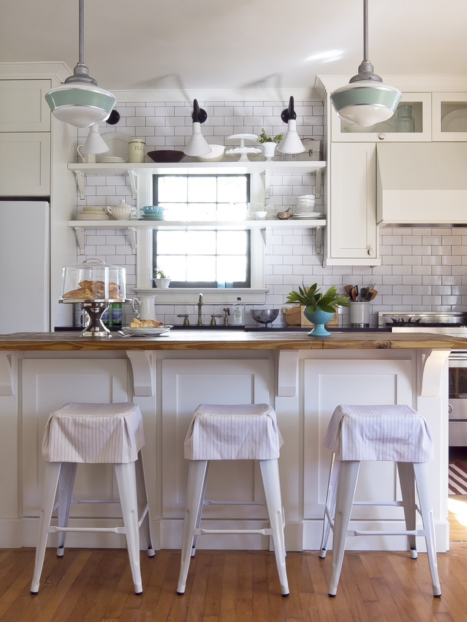 Farmhouse Kitchen Island Lighting
 Angle Shades a Risky Rewarding Choice for Decatur Kitchen