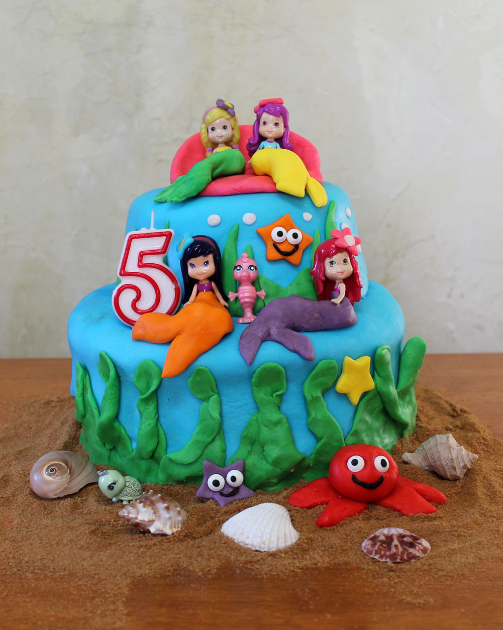 Fondant Birthday Cakes
 girls fondant birthday cakes