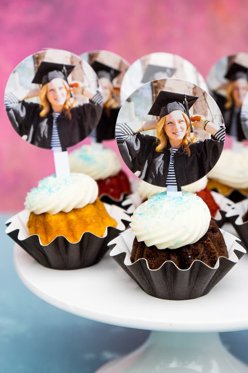 Graduation Party Centerpiece Ideas
 7 Picture Perfect Graduation Decorations to Celebrate in Style