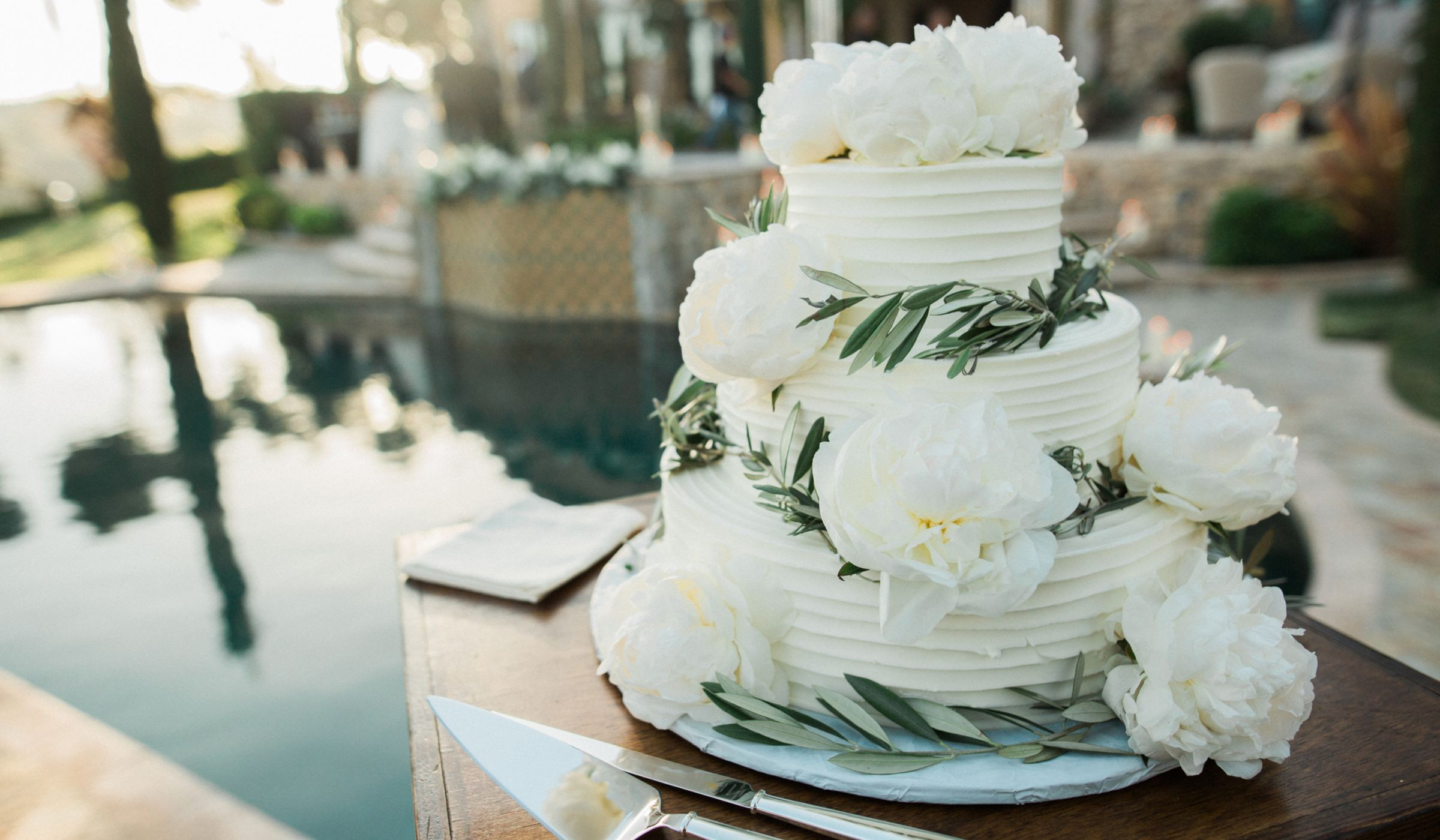 H.e.b. Wedding Cakes
 10 Years of Wedding Cake Trends 2007 2017 WeddingWire