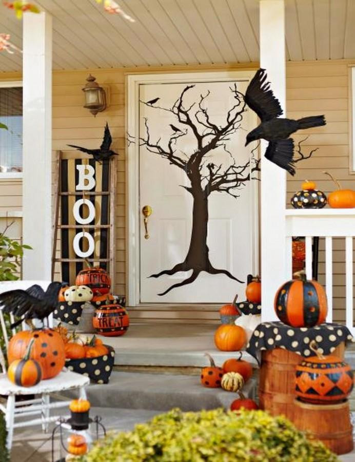 Halloween Front Porch
 The Coolest Halloween Porches – 10 Spooky Ideas To Inspire