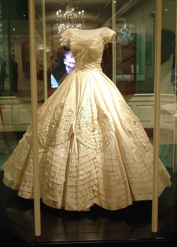 Jackie Kennedy Wedding Veil
 Jacqueline Bouvier Kennedy s Wedding Dress and Veil