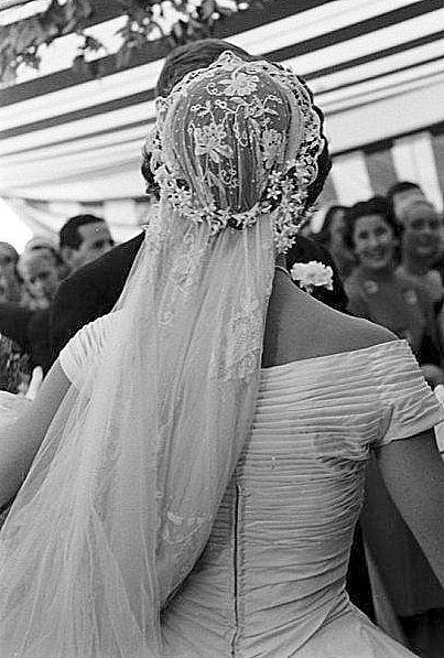 Jackie Kennedy Wedding Veil
 Jacqueline Bouiver Kennedy’s Wedding veil Back In depth