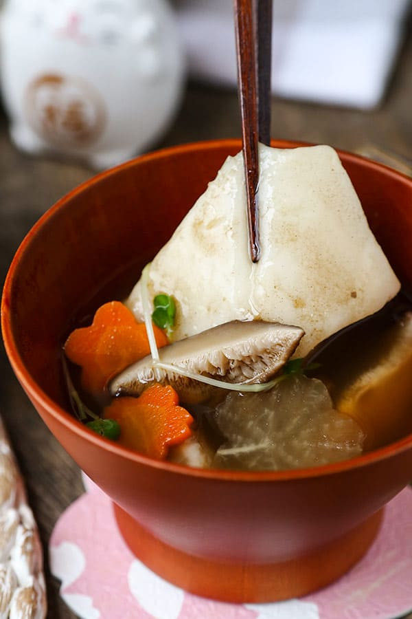 Japanese New Year Food Recipes
 Ozoni – Japanese New Year Mochi Soup お雑煮