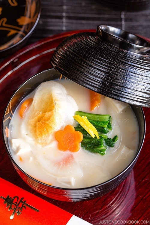 Japanese New Year Food Recipes
 Ozoni お雑煮 Japanese New Year Mochi Soup Kansai Style