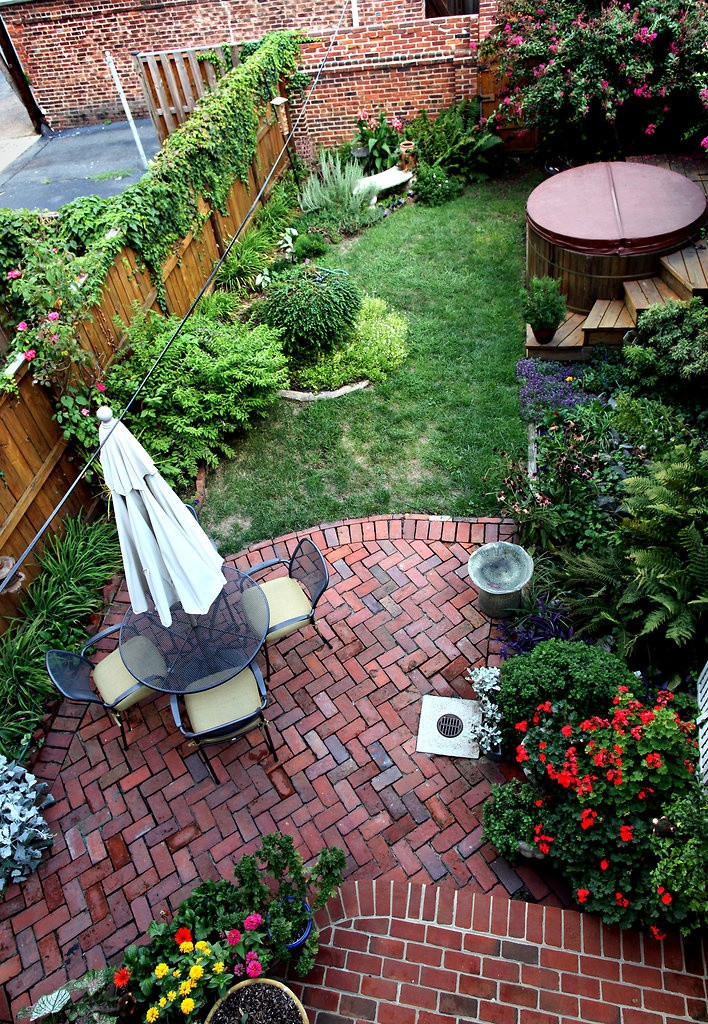 Landscape Designs For Small Yards
 Big Ideas for Small Backyards