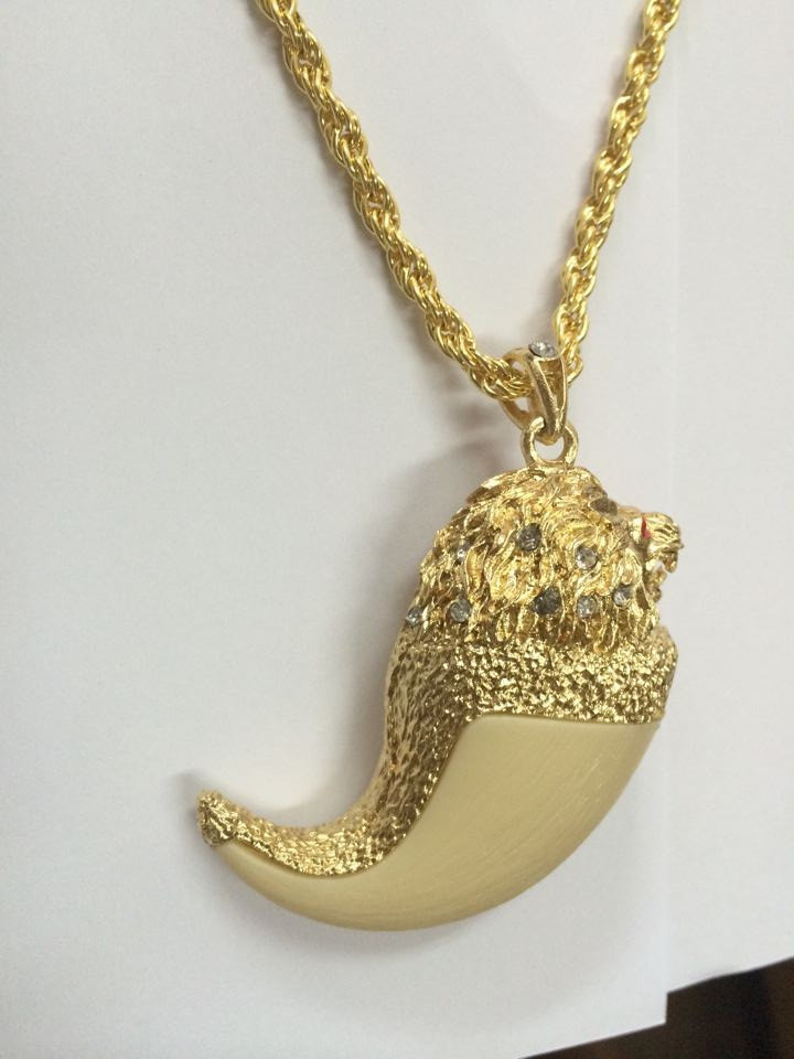 Lion Claw Necklace
 ELVIs Style Sabertooth LI CLAw Necklace by ELVISCOSTUMES