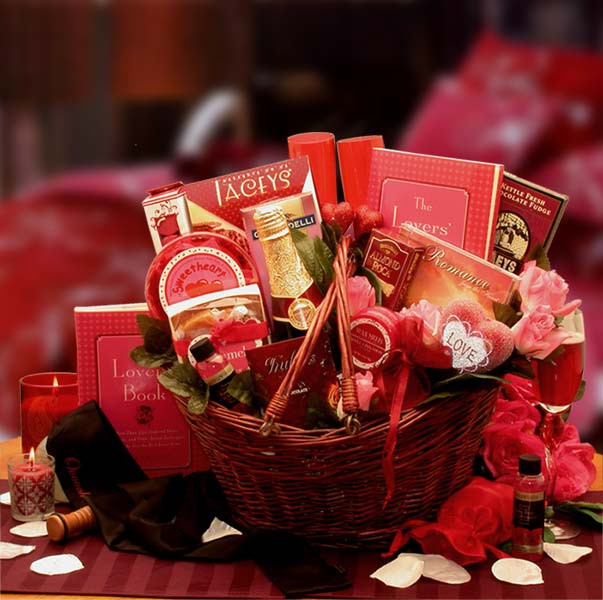 Online Valentine Gift Ideas
 How to Plan A Romantic Valentine s Day Date for Your Loved e