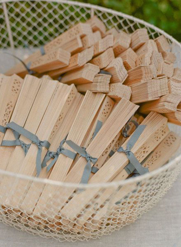 Wedding Favors For Guests
 10 Fun and Unique Ideas for Beach Wedding Favors