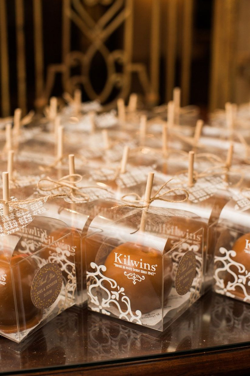 Wedding Favors For Guests
 Wedding Favor Ideas That Aren t Useless or Boring