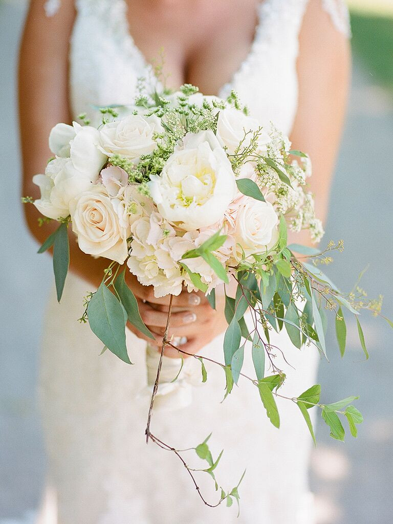 White Wedding Flowers
 20 Romantic White Wedding Bouquet Ideas