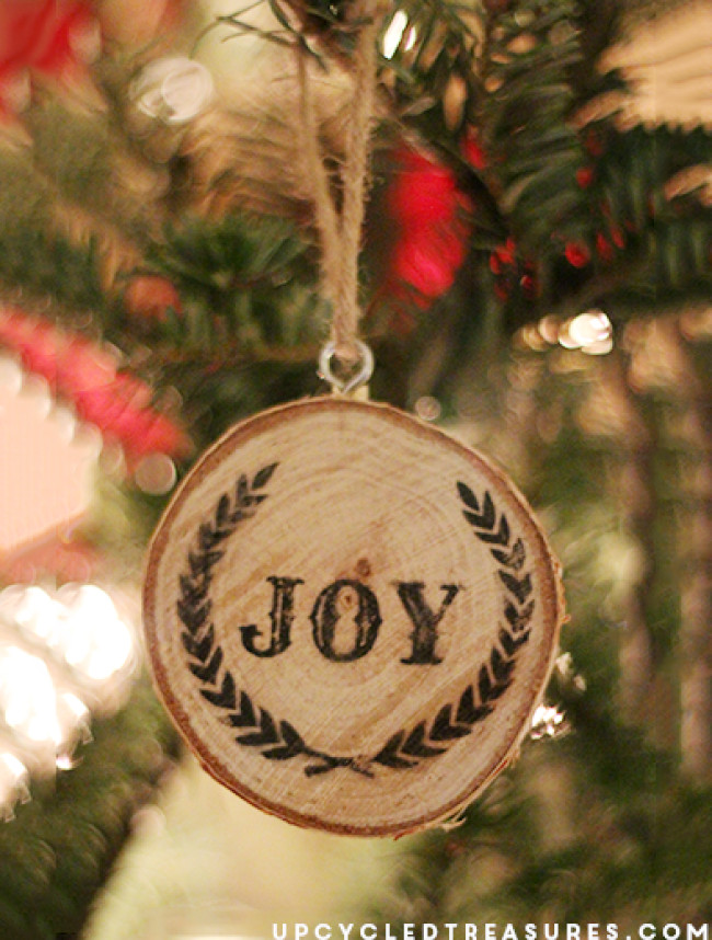 Wood Ornaments DIY
 25 Beautiful DIY Christmas Ornaments