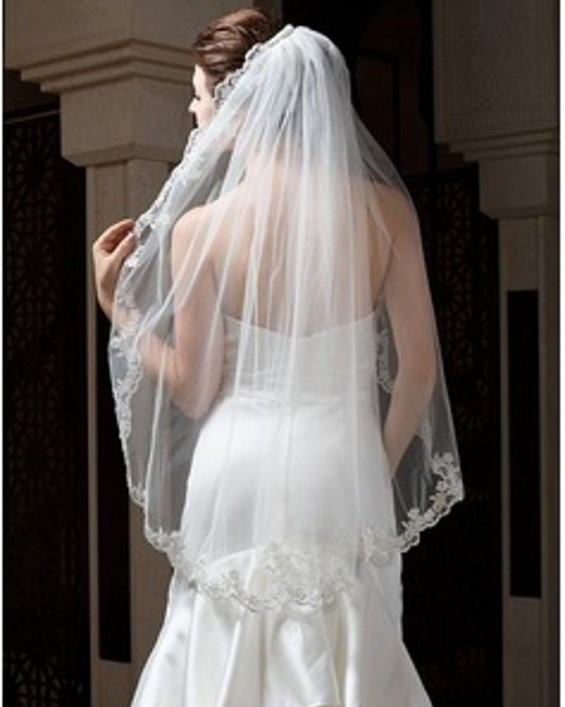 1 Tier Wedding Veil
 Elegant e tier Fingertip Length Wedding Dress Veil