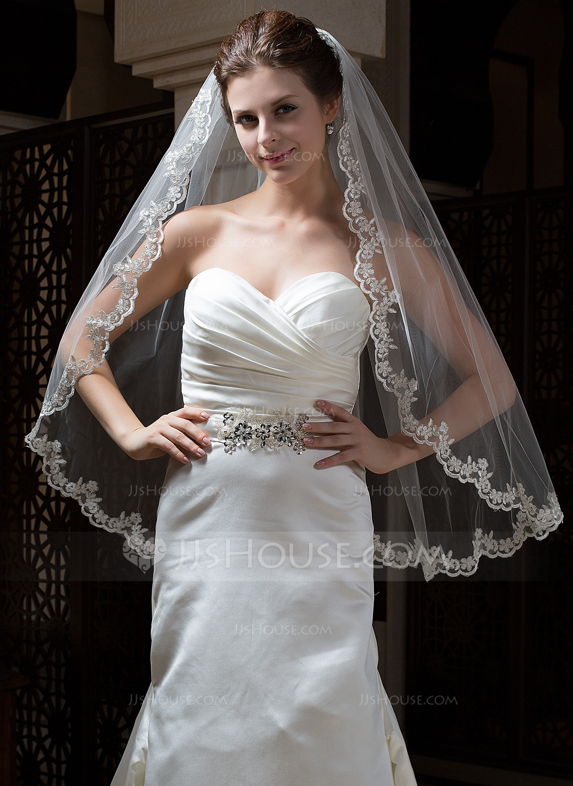 1 Tier Wedding Veil
 e tier Fingertip Bridal Veils With Lace Applique Edge