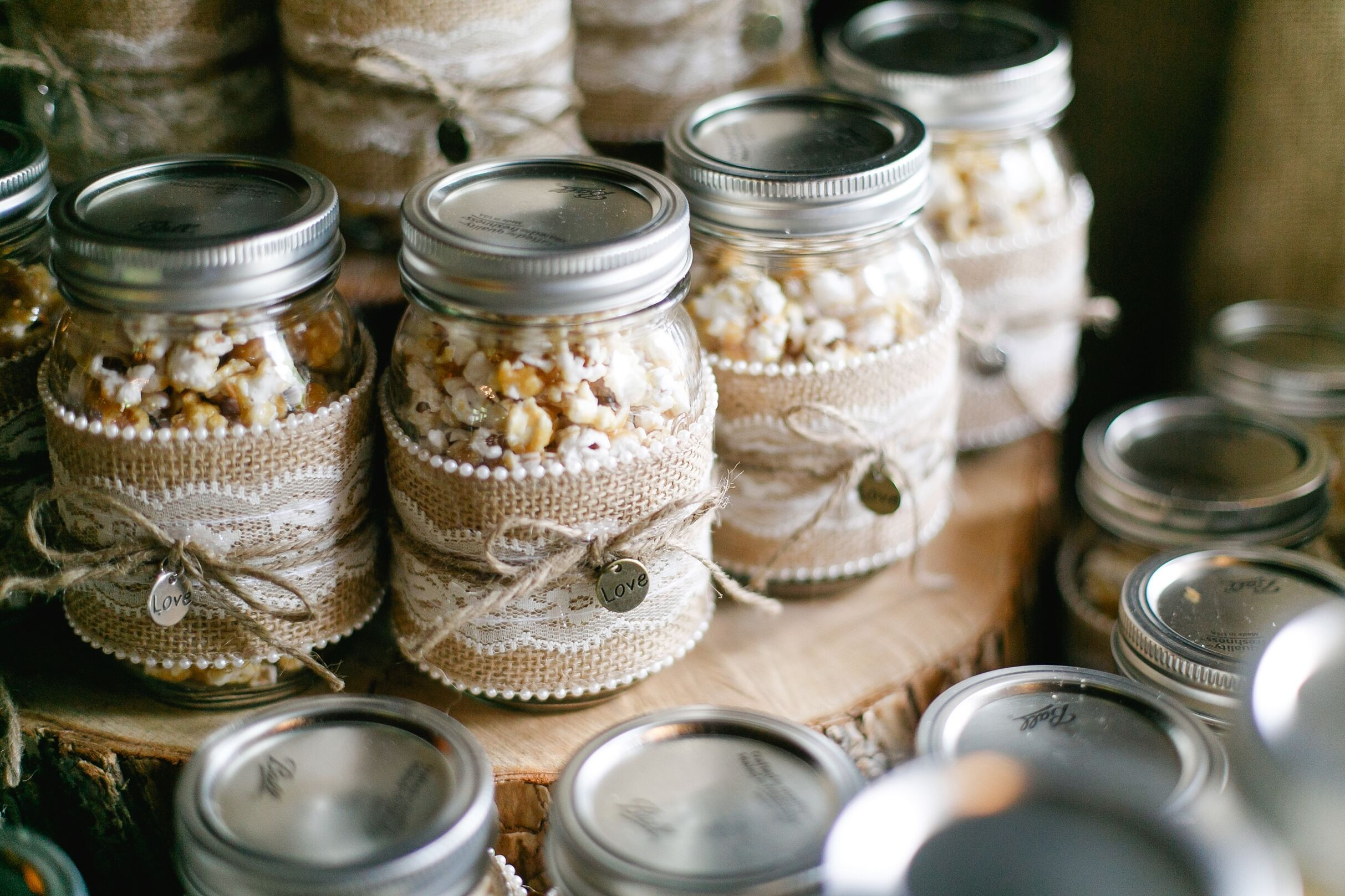 101 DIY Mason Jar Wedding Ideas
 DIY Popcorn Mason Jar Wedding Favors