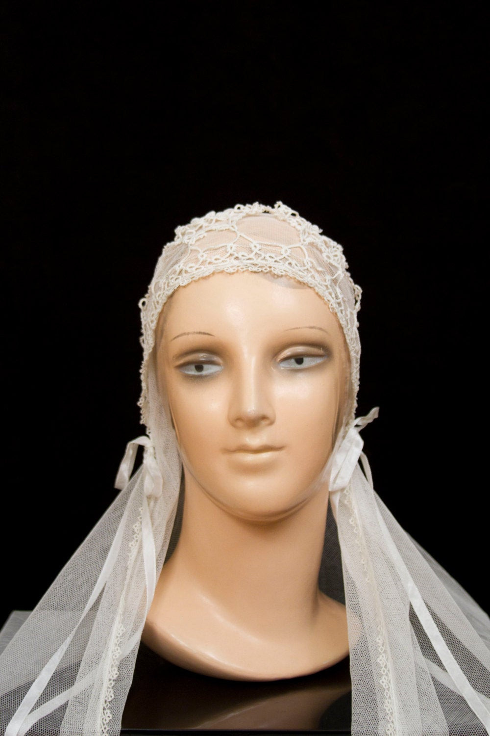 1920s Wedding Veils
 1920s Bridal Veil Headpiece Tatted Lace Headpiece with