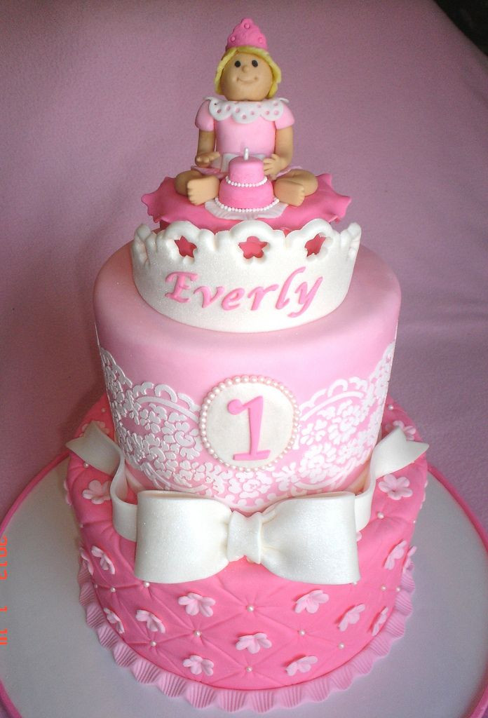 1st Birthday Cakes Girl
 34 best images about First Birthday Cakes on Pinterest