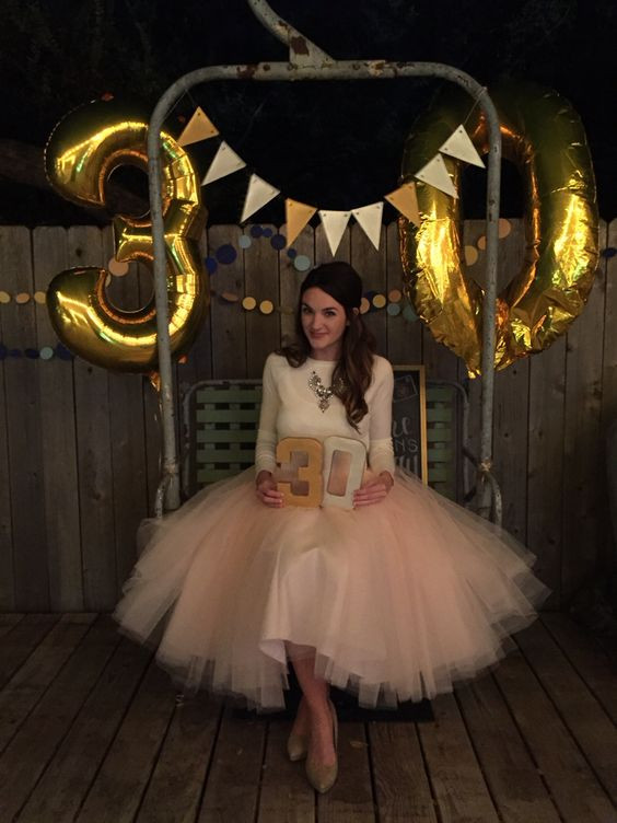 30th Birthday Party Decorations
 23 Cute Glam 30th Birthday Party Ideas For Girls Shelterness