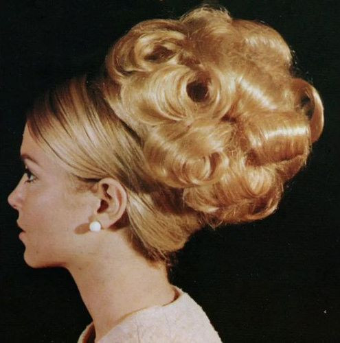 70S Updo Hairstyles
 Classic 70s updo