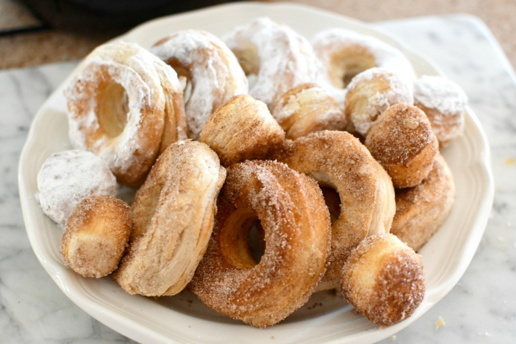 Air Fryer Biscuit Donuts
 5 Minute Air Fryer Donuts Recipe
