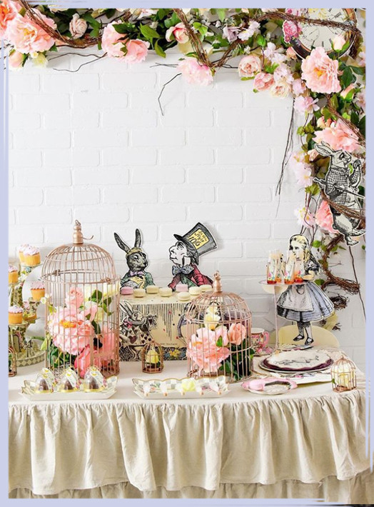 Alice In Wonderland Birthday Party Decorations
 Alice In Wonderland Party Ideas For A Very Merry Un