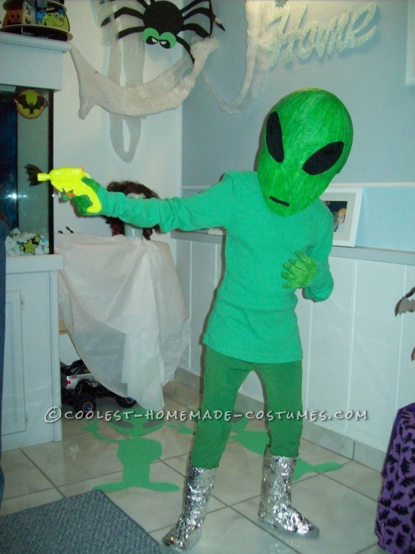 Alien Costume DIY
 Original Homemade Alien Halloween Costume
