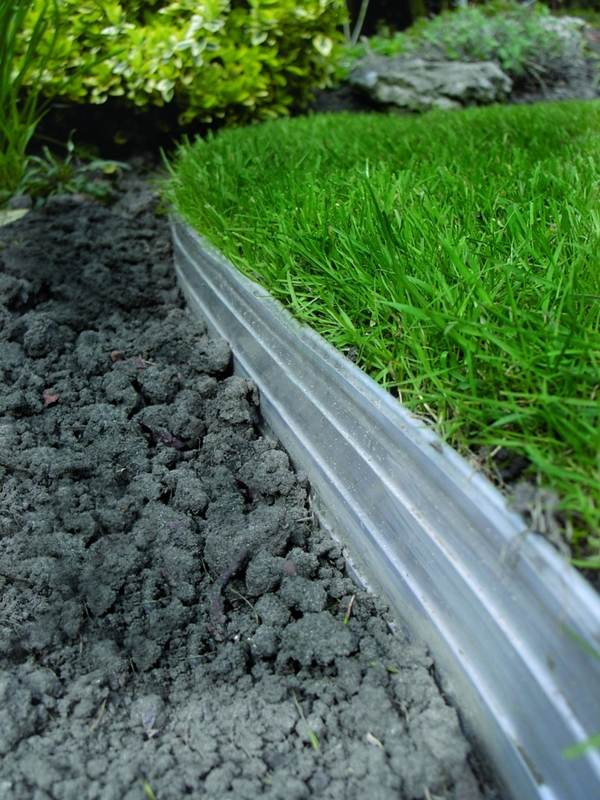 Aluminum Landscape Edging
 Metal edging ideas – garden landscape edging advantages