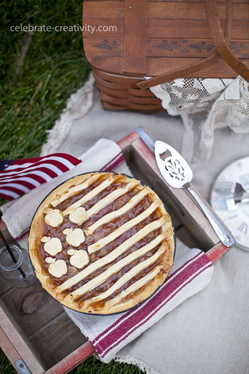 Apple Pie Fourth Of July
 Thistlekeeping Thistlewood Farm