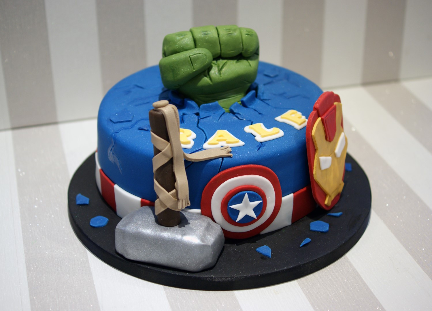 Avengers Birthday Cakes
 Avengers themed Birthday Cake Bakealous